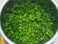 美味的小白菜猪肉水饺做法图解4)