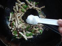 家常菜香菇炒豆干做法图解9)