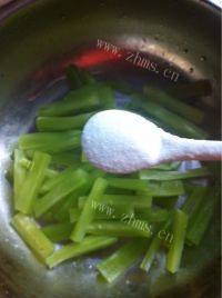 家常菜酱莴笋做法图解2)
