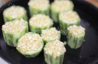美味的蒜蓉蒸丝瓜做法图解4)