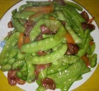 在家做的荷兰豆炒腊肠