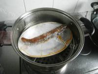 家常菜腊肠炒青蒜做法图解4)