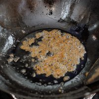 独特的栗子红烧肉做法图解3)