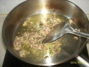 肉末炒四季豆做法图解4)