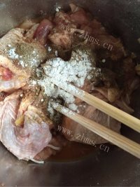 咸甜适中的酱香鸡腿做法图解2)