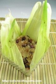 自制玉米皮包的水立方粽子做法图解10)