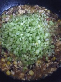 美味的什锦蛋炒饭做法图解6)