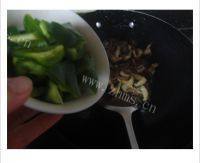 家常菜青椒炒肉丝做法图解4)