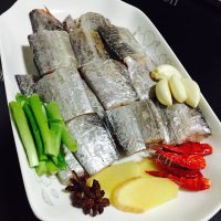 红烧带鱼做法图解2)