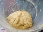 自制健康水果月饼做法图解2)