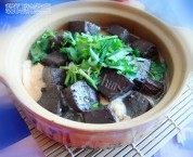 羊血豆腐煲做法图解6)