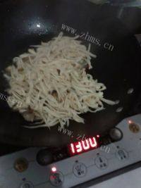 家常菜手撕杏鲍菇做法图解5)