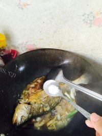 美味的红烧黄鱼做法图解11)