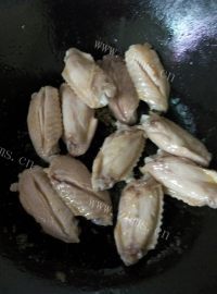 美味的糖醋鸡翅做法图解3)
