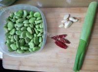 下酒菜清炒蚕豆做法图解1)
