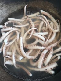 好吃的辣炒鱿鱼做法图解1)