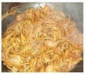 美味的黄花菜烧猪肉