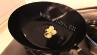 鲜美可口的雪里蕻炖豆腐做法图解5)