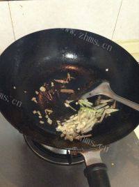 家常菜老干妈炒苦瓜做法图解5)