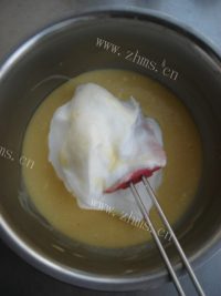 自制草莓奶油蛋糕卷做法图解7)