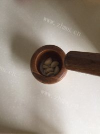 美味营养的蒸芹菜叶做法图解4)