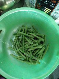 家常菜豆角烧肉做法图解1)