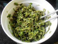 家常菜香椿芽拌豆腐做法图解3)