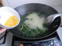 美味的菠菜蛋花汤做法图解10)