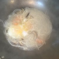 营养丰富长寿面做法图解6)