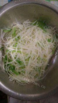家常菜凉拌土豆丝做法图解3)