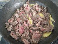 美味的干煸胡椒牛肉片做法图解3)