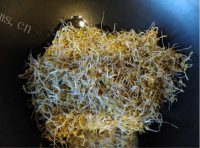 家常菜素炒豆芽做法图解9)