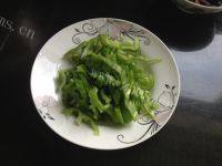家常菜青椒炒腊肉做法图解2)