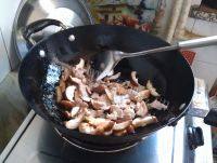 清淡的香菇炒肉片做法图解6)