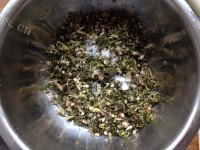 香脆的荠菜薄饼做法图解2)