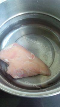 营养丰富的香菇鸡肉粥做法图解6)