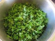 色泽不错的荠菜煎饺做法图解2)