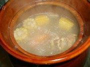绿色食物玉米排骨汤做法图解4)