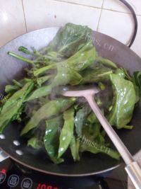 家常菜炒芥菜做法图解5)