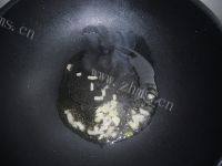 家常的茼蒿炒肉做法图解3)