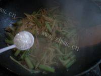 意犹未尽的芹菜土豆丝做法图解9)