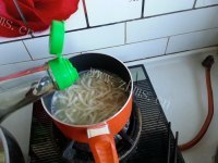 美味的牛油果面条做法图解5)