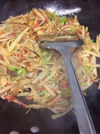 家常菜土豆丝炒肉做法图解6)
