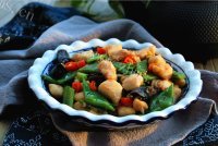 开胃下饭香辣鱼丁炒芸豆做法图解9)