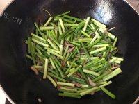 家常菜肉丝蒜薹做法图解7)
