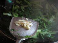 风味的蒜香小白菜做法图解5)