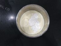 自制绿茶慕斯做法图解8)