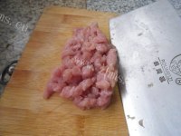 脆嫩可口的肉末土豆丁做法图解2)