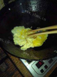 口感极佳的菜花炒鸡蛋做法图解5)