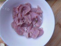 营养丰富的紫菜丝瓜瘦肉汤做法图解1)
